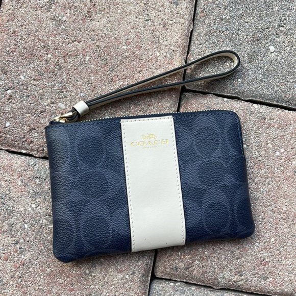 Coach Corner Zip Wristlet In Signature Canvas Denim Multi - Picture 2 of 15